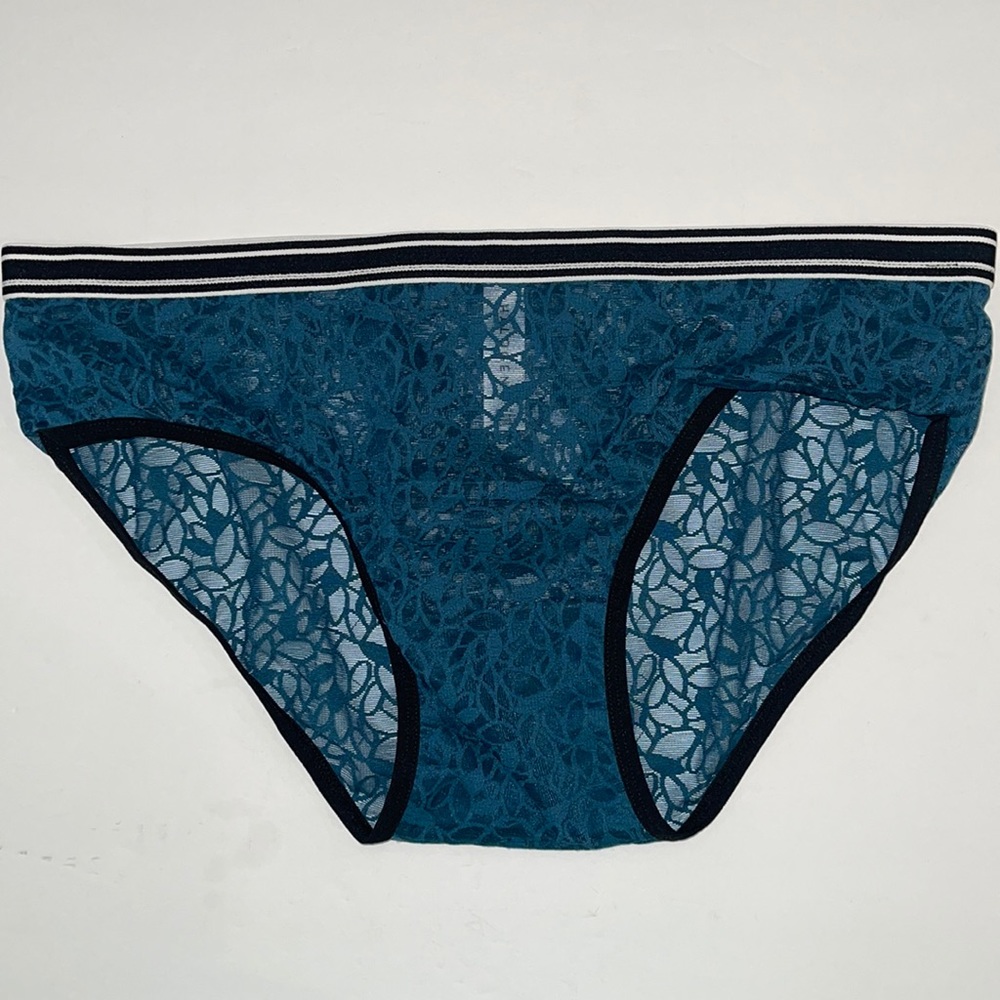 NWOT Halogen panties size M